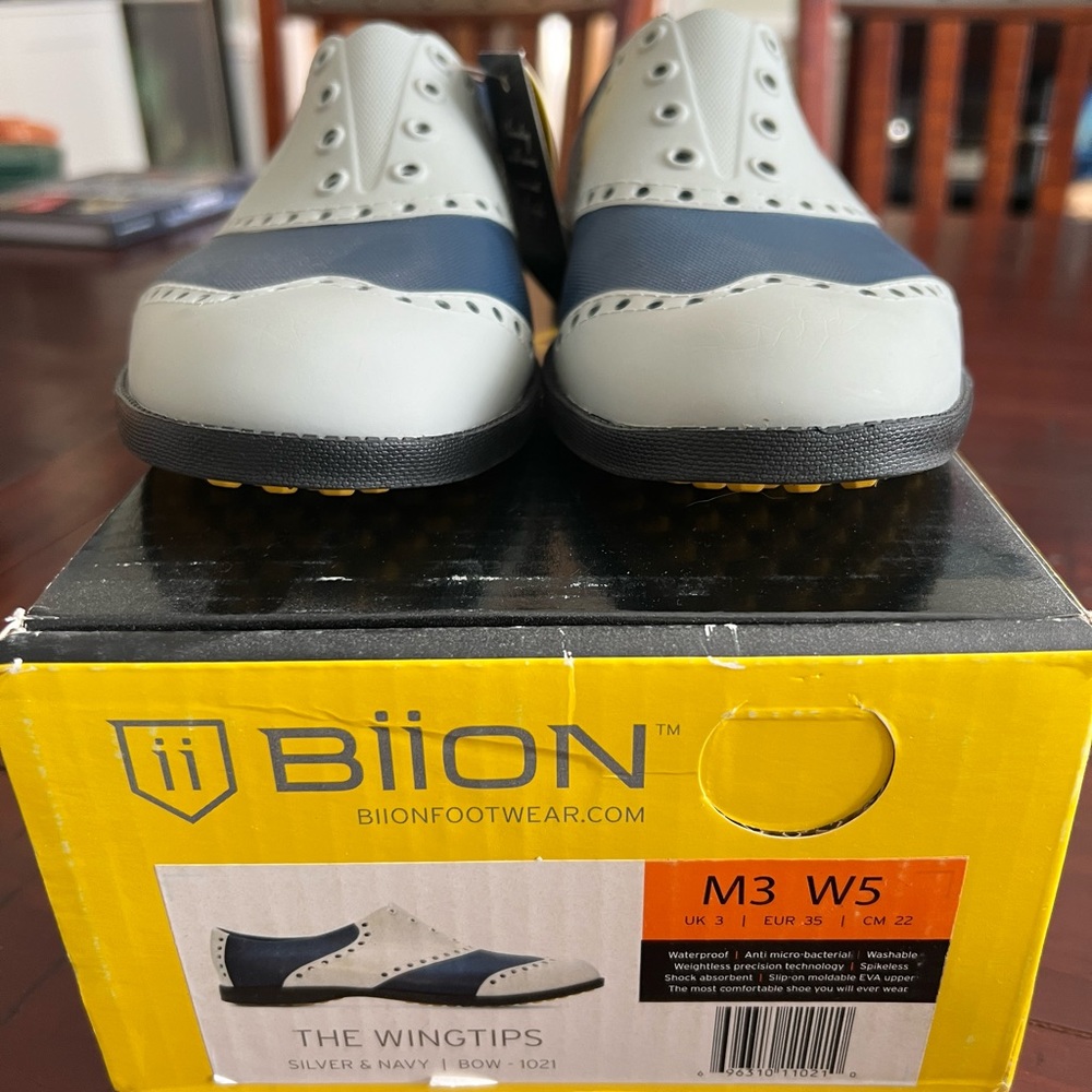 Biion Oxfords - The Wingtips, silver and navy